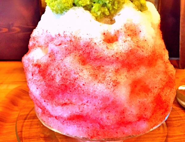 中崎町で旬のフルーツを多用した美味しくて大きなかき氷！