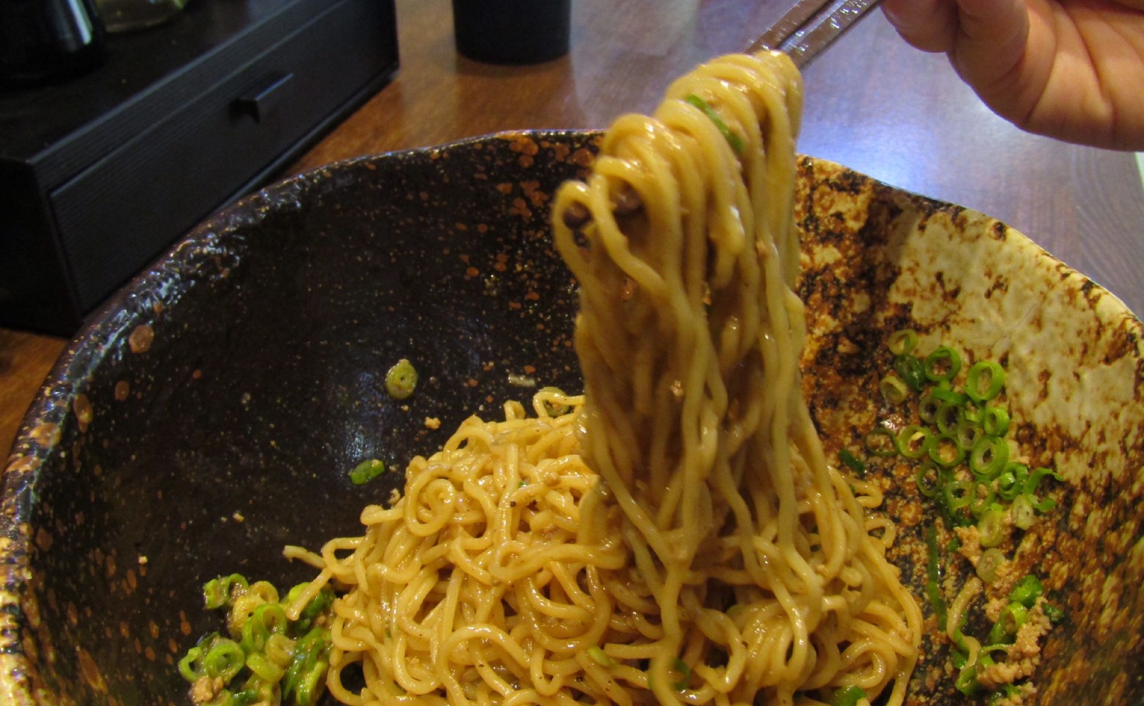 広島名物 汁なし担担麺 Alcocca梅田 アルコッカ 梅田