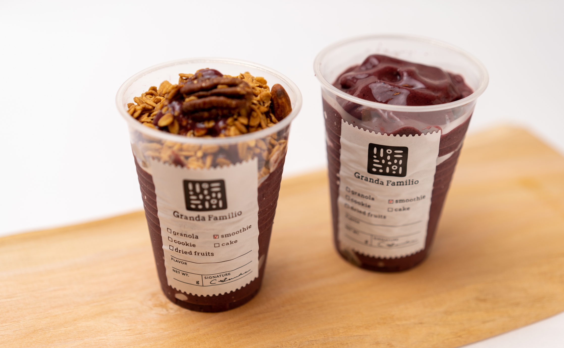 ひんやり冷たいアサイーベリースムージーをどうぞ Alcocca梅田 アルコッカ 梅田