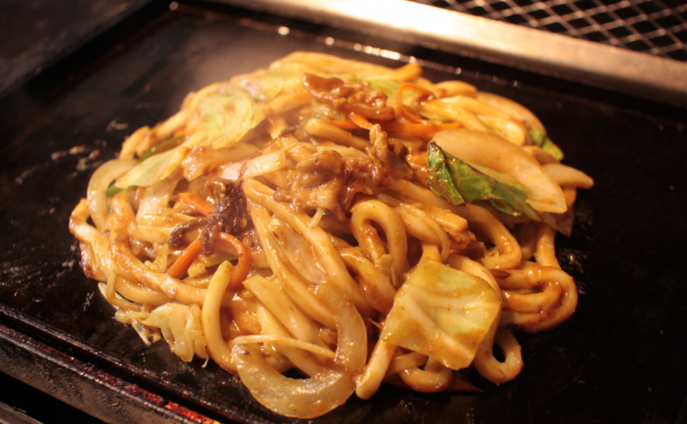 ピリ辛 新感覚カレーうどん とろみ焼カレー豚うどん テイクアウト特集 Alcocca梅田 アルコッカ 梅田