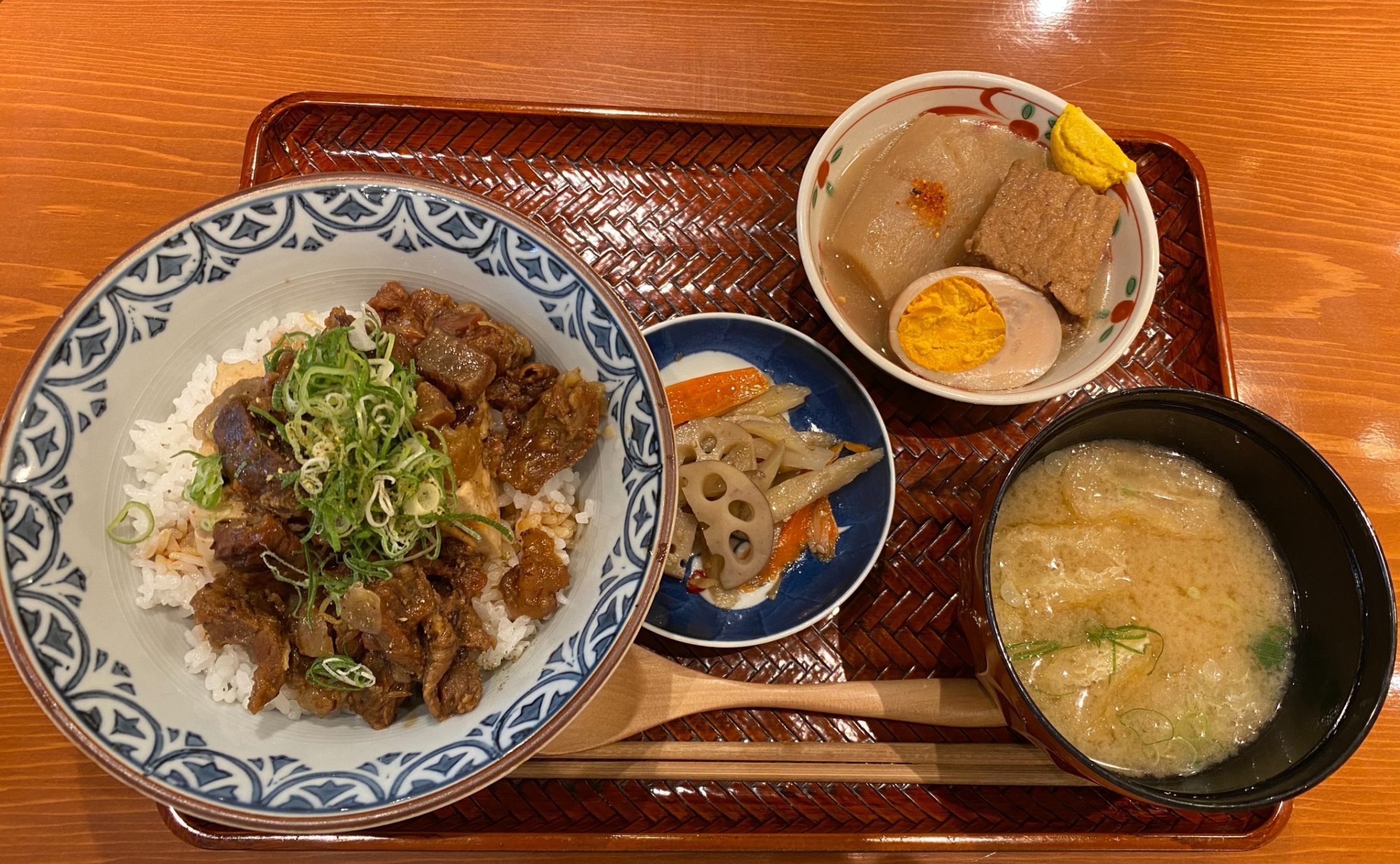 【ニャンペンฅ•ω•ฅが可愛い】おでんスタンド