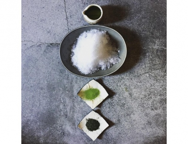新茶で作る「お茶氷」｜CAFE 大阪茶会