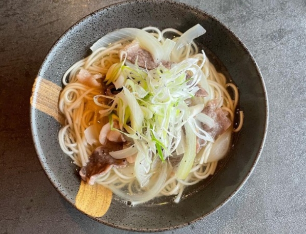 とろける旨味のサーロインにゅうめん|赤身肉ステーキダイナー アカウシ 東三国