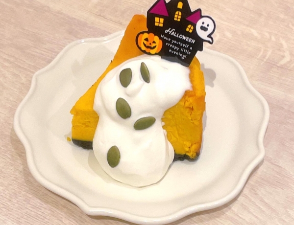 ハッピーハロウィン🎃「かぼちゃのベイクドチーズケーキ」｜Angelique Cafe（アンジェリークカフェ）