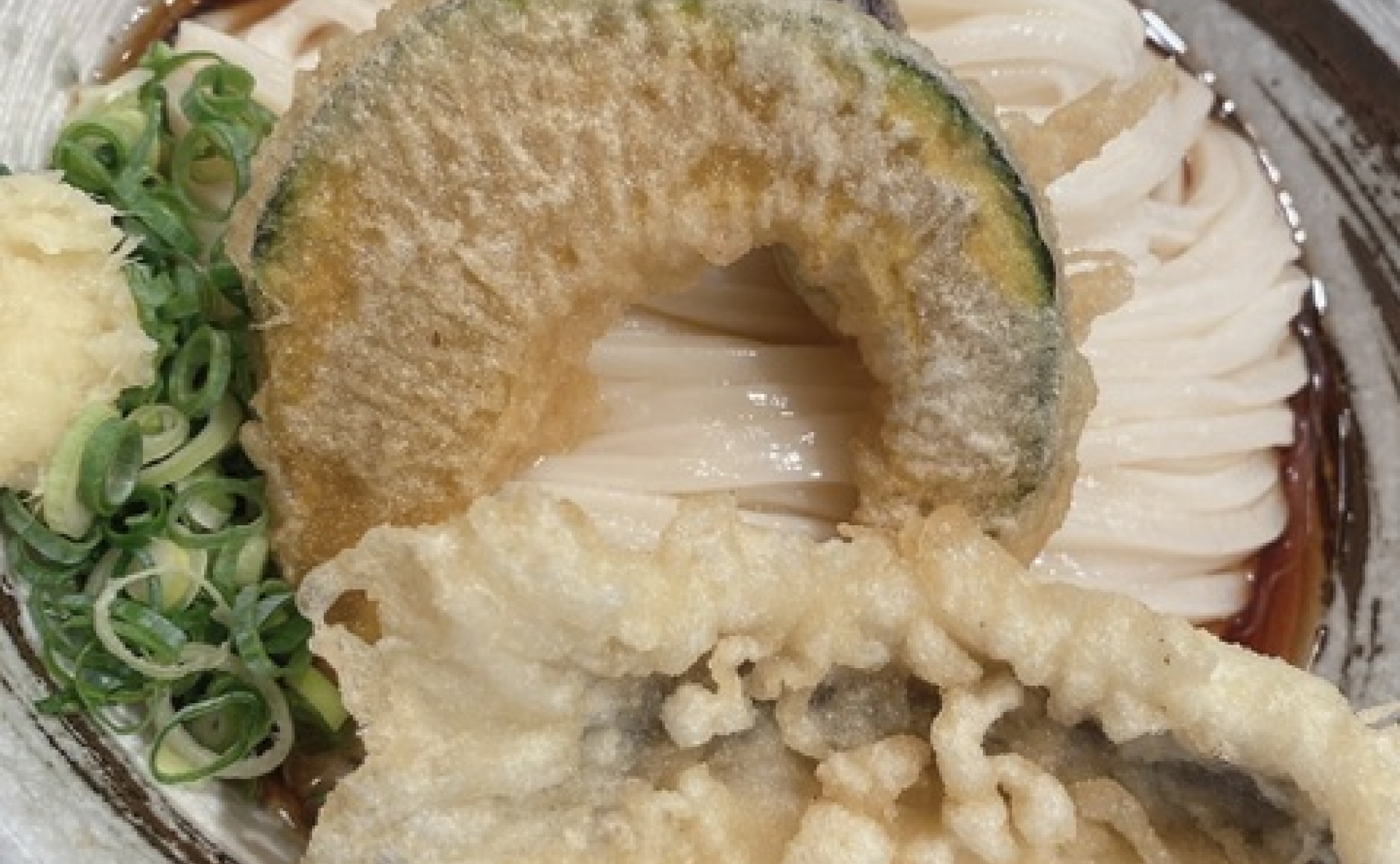 満腹必須？！デフォルト2玉うどん