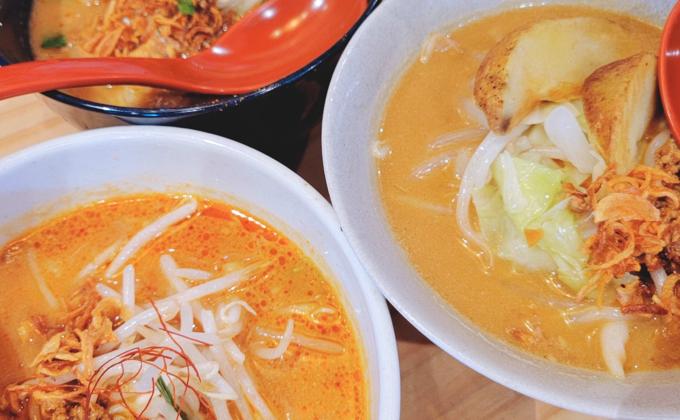 スパイス系味噌ラーメン三種食べ比べ