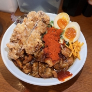 背徳感満載のまぜそば