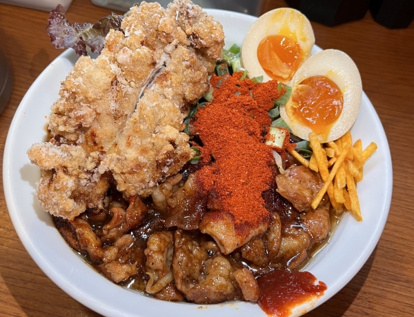 背徳感満載のまぜそば
