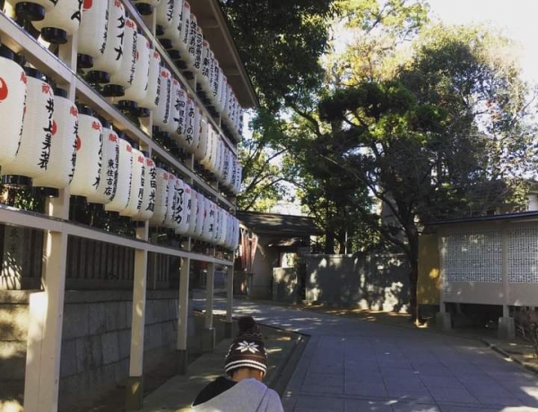 鳥居をくぐると。