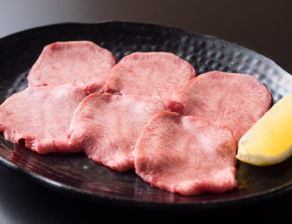 家族で炭火焼肉を食べるなら「炭火焼肉工房　いろり屋　寝屋川店」へ！｜炭火焼肉工房　いろり屋　寝屋川店