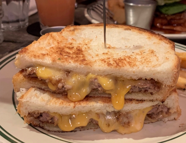 何回もリピート中のバンバーガー店