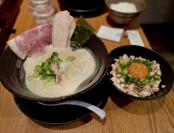 京橋🍜鶏白湯✖️豚骨の贅沢Wスープ！