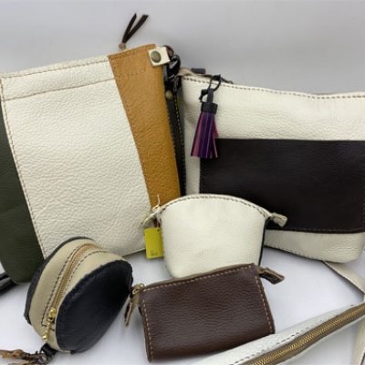 柔らかい皮で作られた製品「