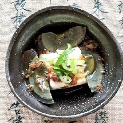 手ごろなサイズのピータン豆腐｜手作り餃子 橋郷館