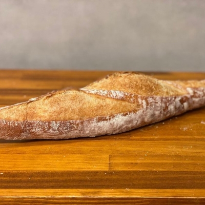 全粒粉バゲット|Coffee&Bakery ARLES(コーヒー&ベーカリー アルル)