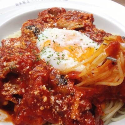 ピリ辛トマトソース半熟卵のせ|自家製生パスタ専門店 木本屋